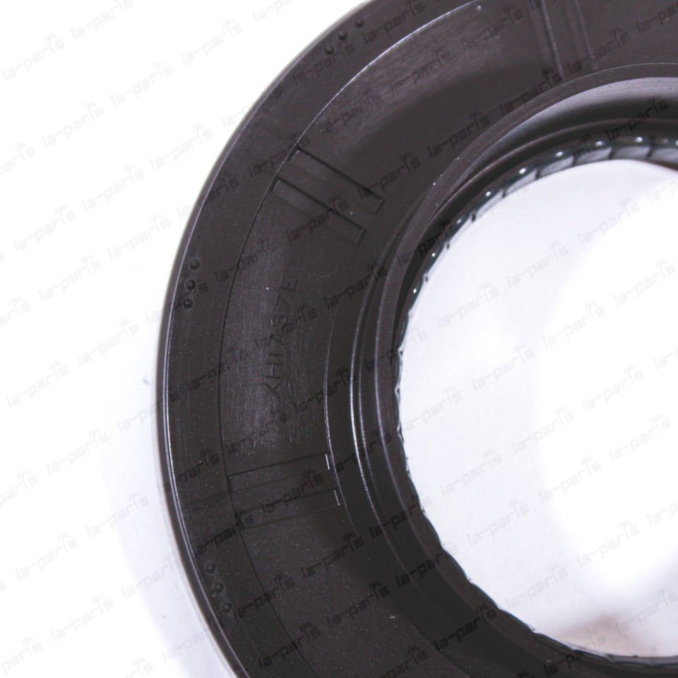New Genuine OEM Suzuki Right Differential Axle Oil Seal 27611-78M106