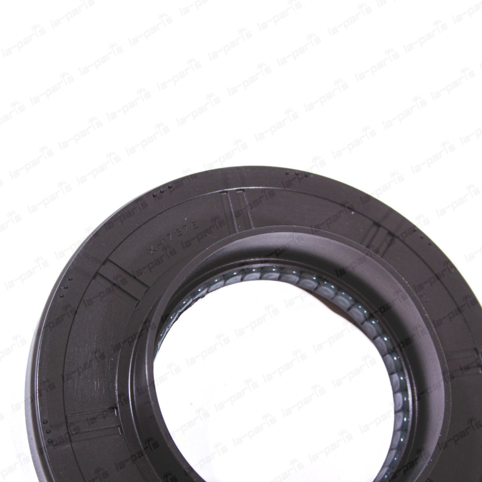 New Genuine OEM Suzuki Right Differential Axle Oil Seal 27611-78M105