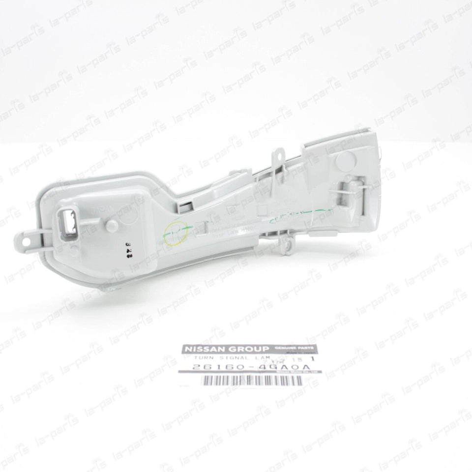 Genuine Infiniti Q50 Q60 Q70 Qx30 Passenger Door Mirror Turn Signal 26160-4Ga0A